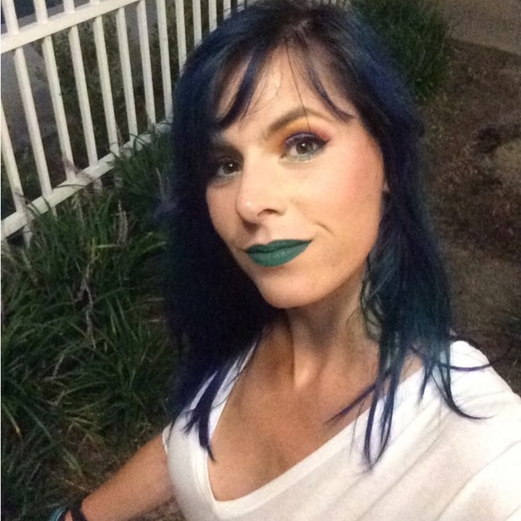 Meet your Posher, Alycia - Picture 3 of 3